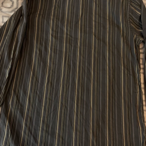 Men’s Express Button Down Top - Picture 2 of 9